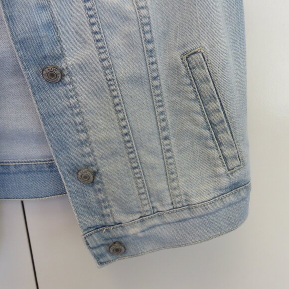 Light Blue Jean Vest Old Navy XS......................325 - Picture 5 of 11